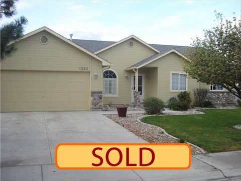 SOLD - 3 Bedrooms 2 Baths - NAMPA